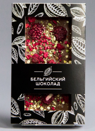 Молочный шоколад с малиной, ежевикой и фисташками