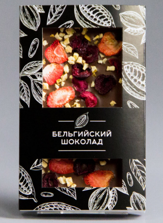 Молочный шоколад с клубникой, вишней и абрикосом